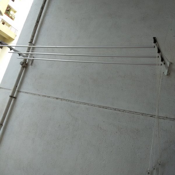 clothes drying rack in Parvati